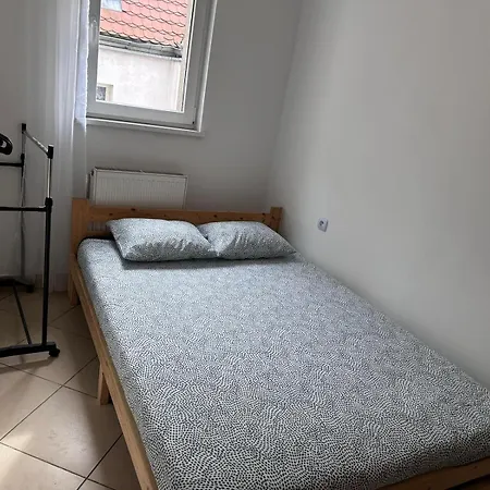 Golebia-economic Couette-café