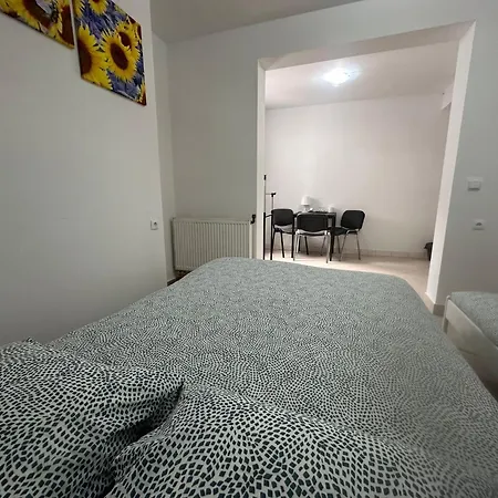 Golebia-economic Couette-café