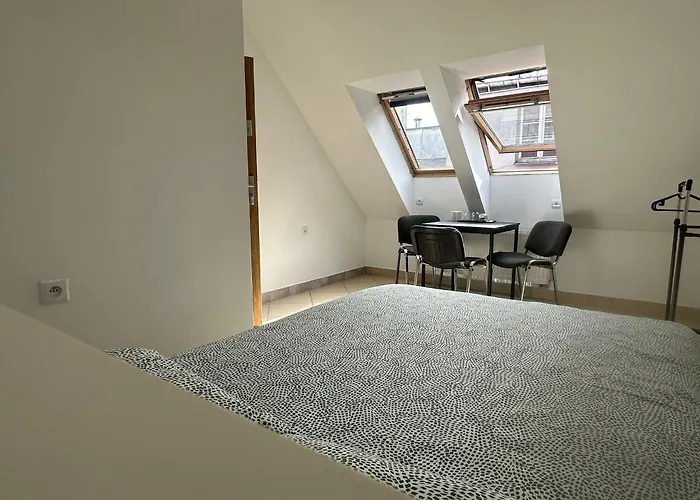 Golebia-economic Bed & Breakfast *