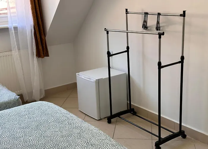 Golebia-economic Bed & Breakfast