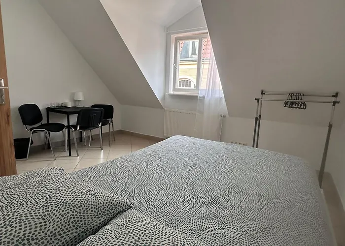 Golebia-economic Bed & Breakfast *