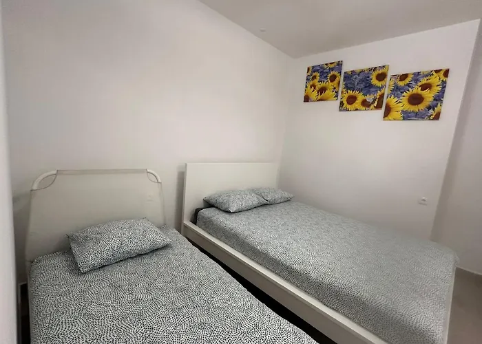 Golebia-economic Bed & Breakfast