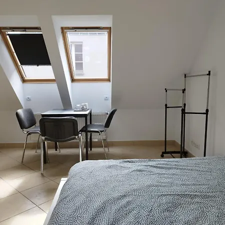 לינה וארוחת בוקר Golebia-economic *