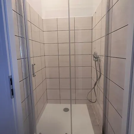 לינה וארוחת בוקר Golebia-economic פוזנן