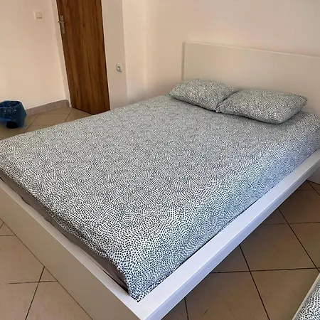 לינה וארוחת בוקר Golebia-economic *