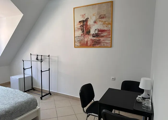 Golebia-economic بوزنان